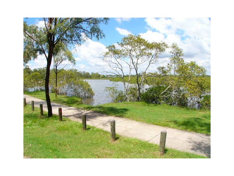 68 Queens Esplanade, Thorneside QLD 4158
