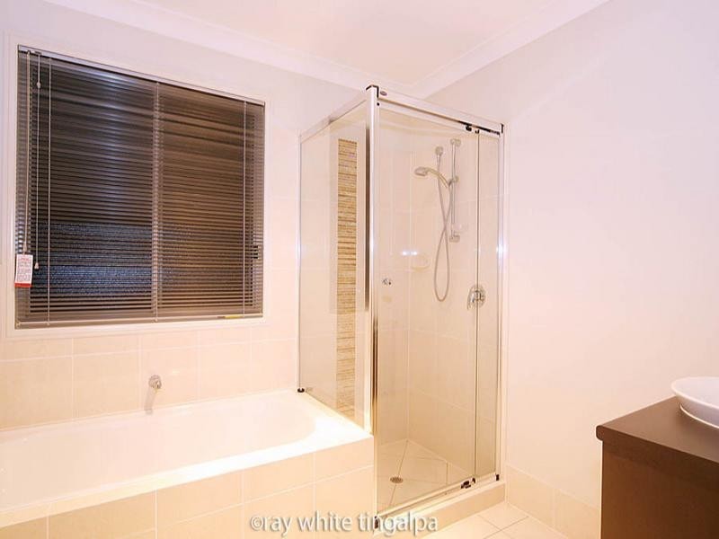 10 Rymera Crescent, Wakerley QLD 4154