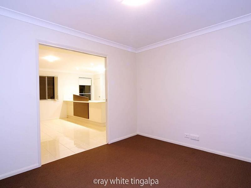 10 Rymera Crescent, Wakerley QLD 4154