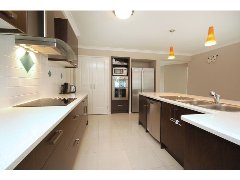 5 Figtree Place, Wakerley QLD 4154