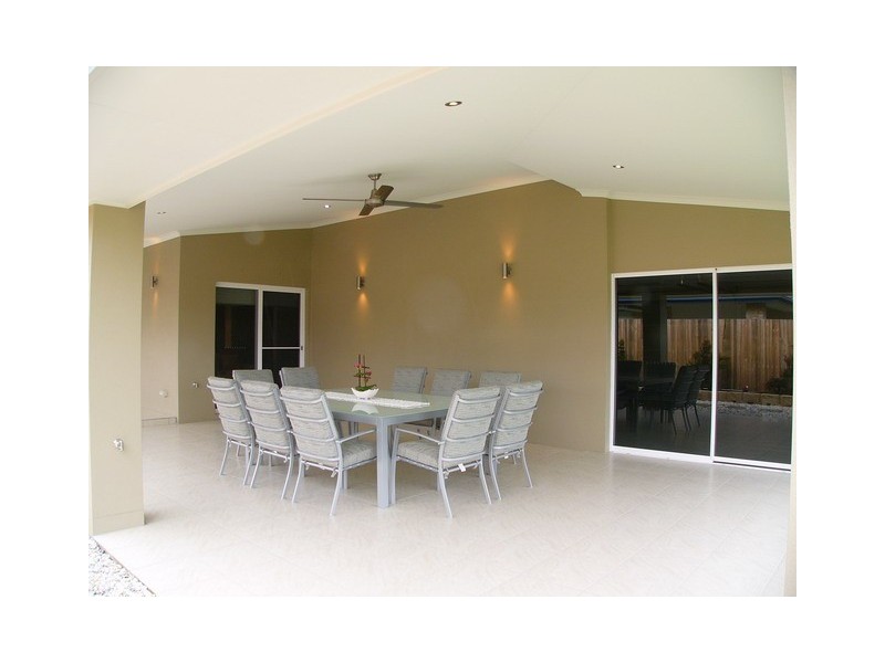 16 Gumdale Street, Wakerley QLD 4154