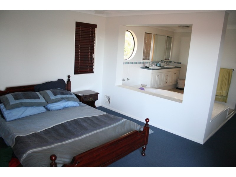 9 Duncan Street, Wellington Point QLD 4160