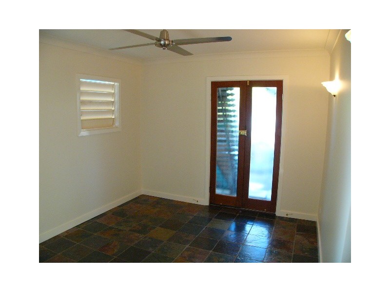 7 Camelia Street, Cannon Hill QLD 4170