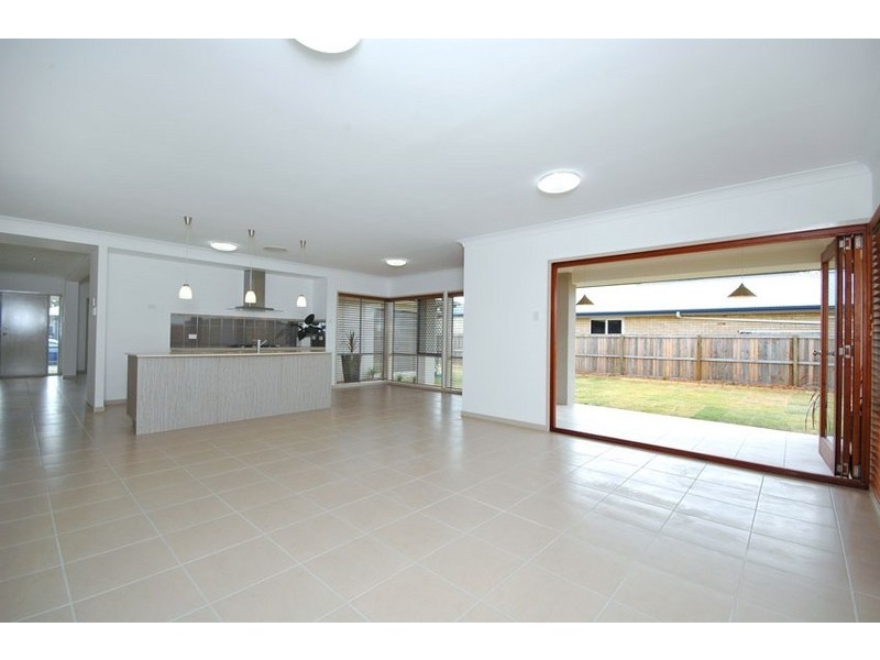 4 Paperbark Place, Wakerley QLD 4154