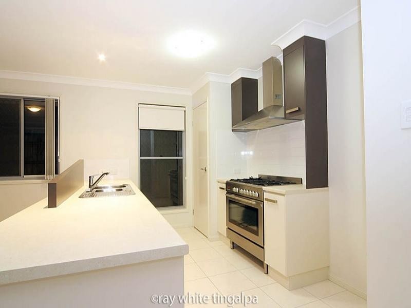 10 Rymera Cresent, Wakerley QLD 4154