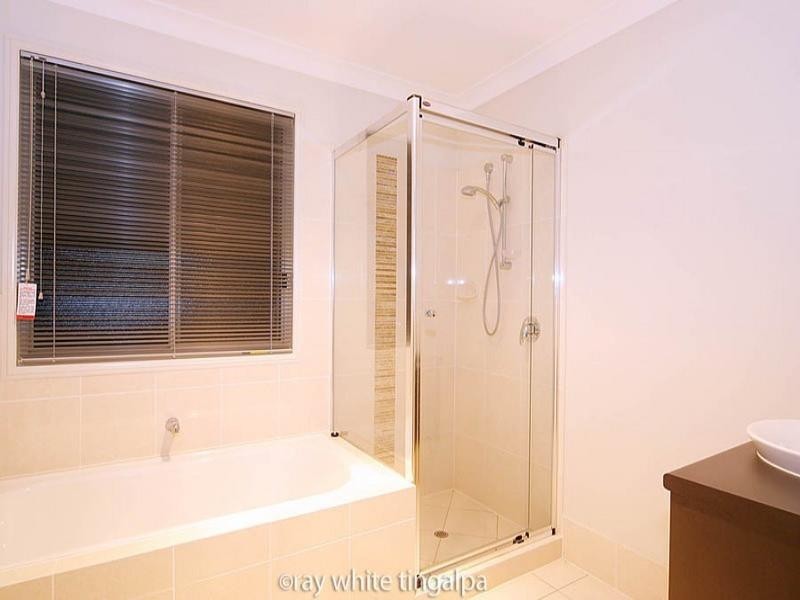 10 Rymera Cresent, Wakerley QLD 4154