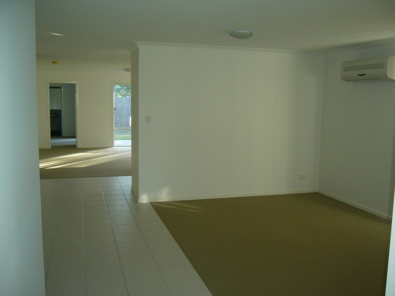 9 Lexey Crescent, Wakerley QLD 4154