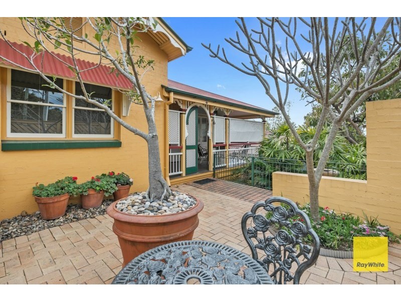 35 Southwick Street, Wynnum QLD 4178