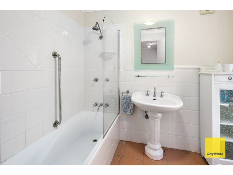 35 Southwick Street, Wynnum QLD 4178