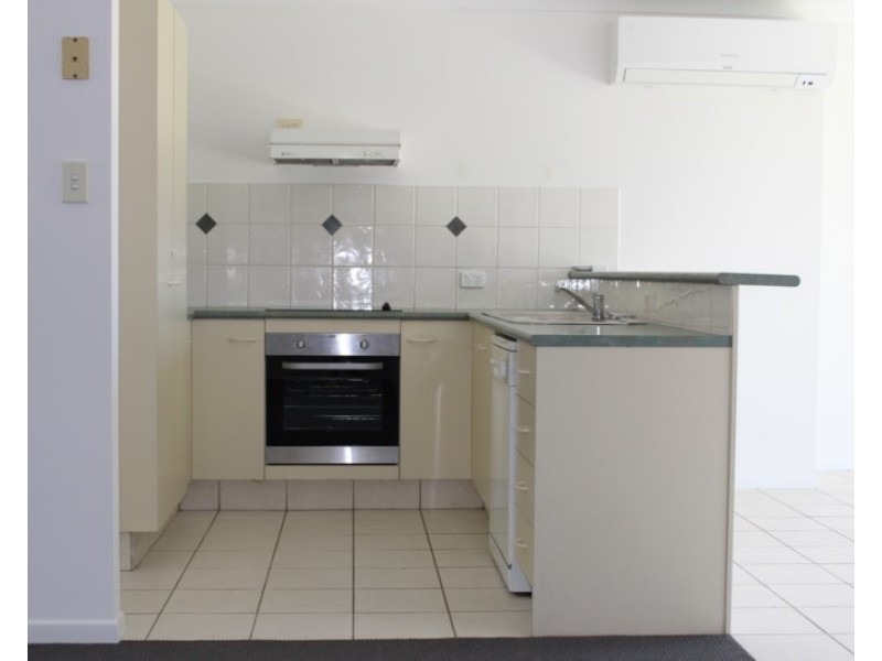 34 School Road, Wynnum West QLD 4178