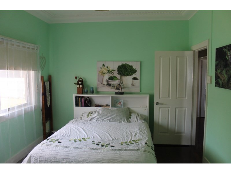 6 Roseberry Parade, Wynnum West QLD 4178