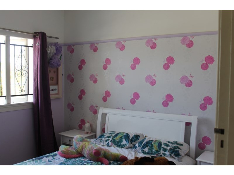 6 Roseberry Parade, Wynnum West QLD 4178