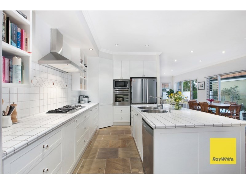 13 Sirocco Place, Carindale QLD 4152