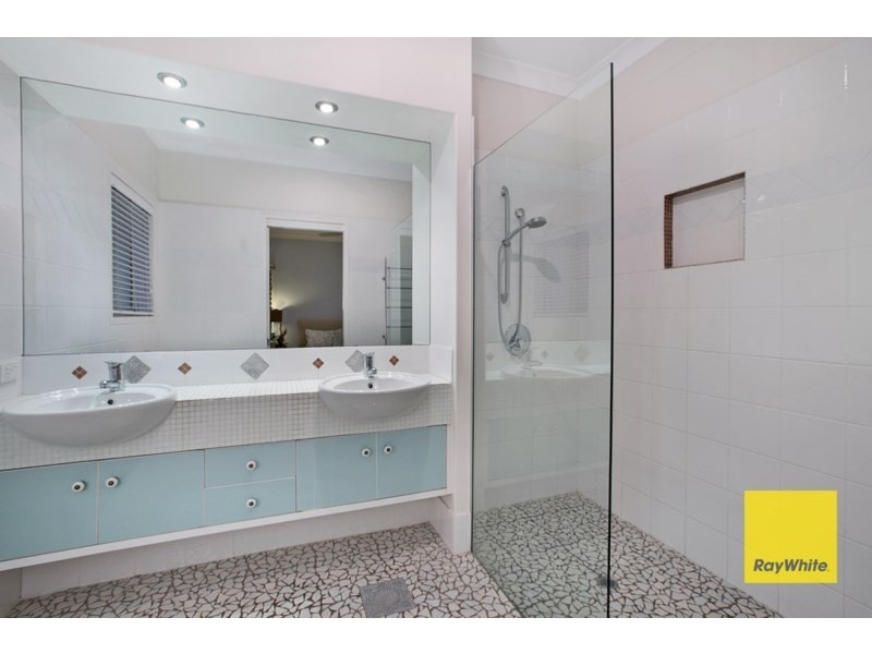 13 Sirocco Place, Carindale QLD 4152