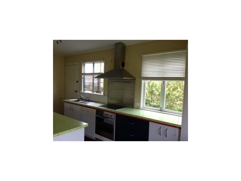 11 Arakurta Street, Lota QLD 4179