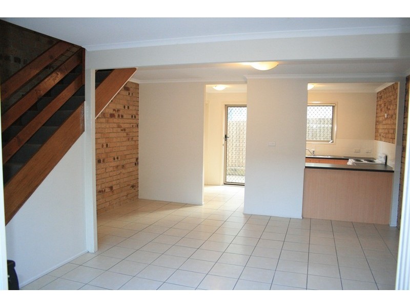 5/2 Tingi Avenue, Tanah Merah QLD 4128