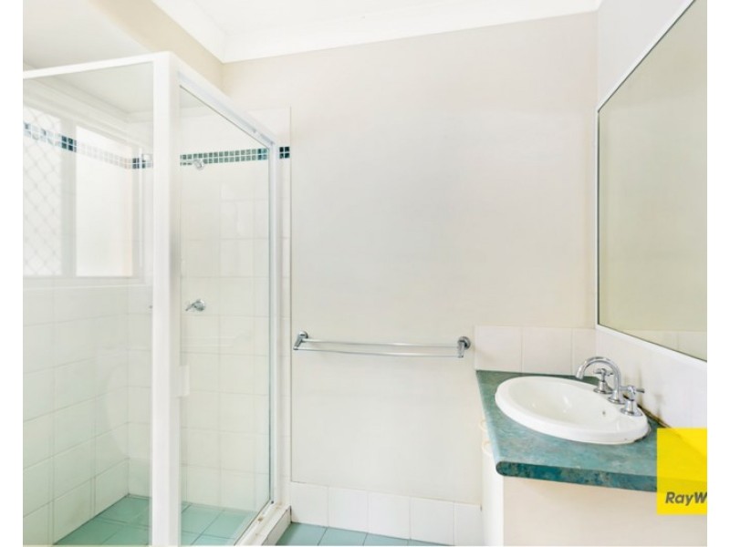 16 School Road, Wynnum West QLD 4178