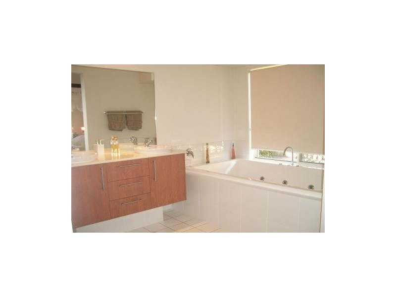 33 Whitby Place, Thornlands QLD 4164