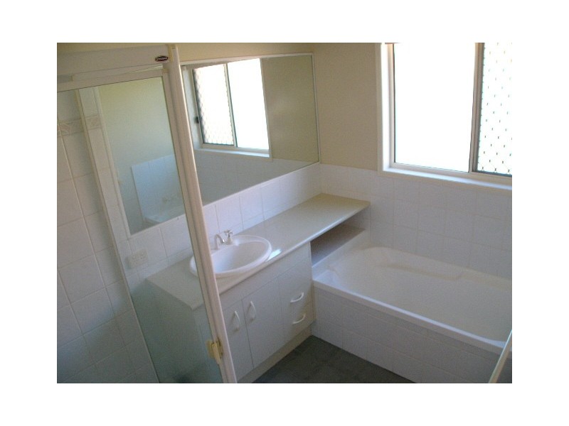 27 Friend Street, Wakerley QLD 4154
