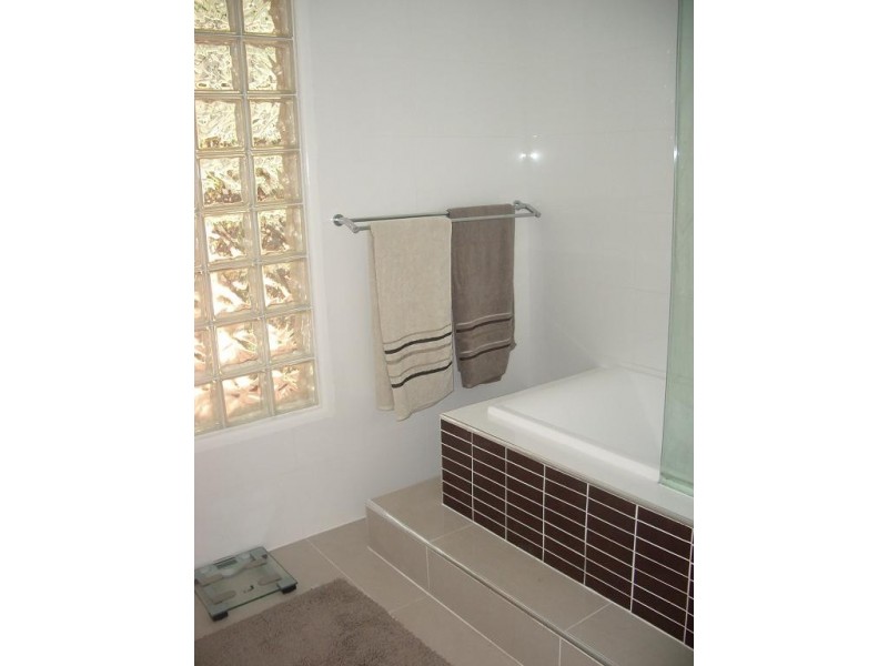 21 Strahan Street, Belmont QLD 4153