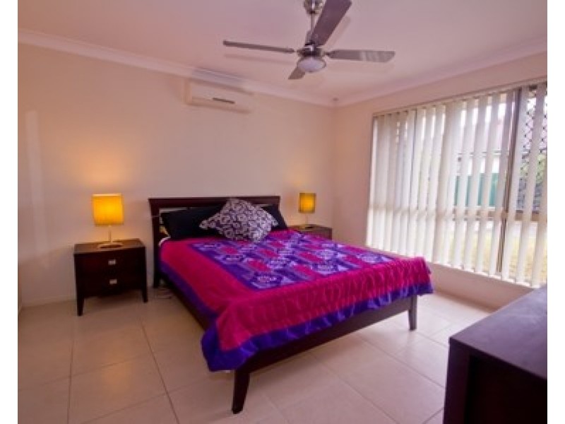 2/58 Stanton Road, Tingalpa QLD 4173