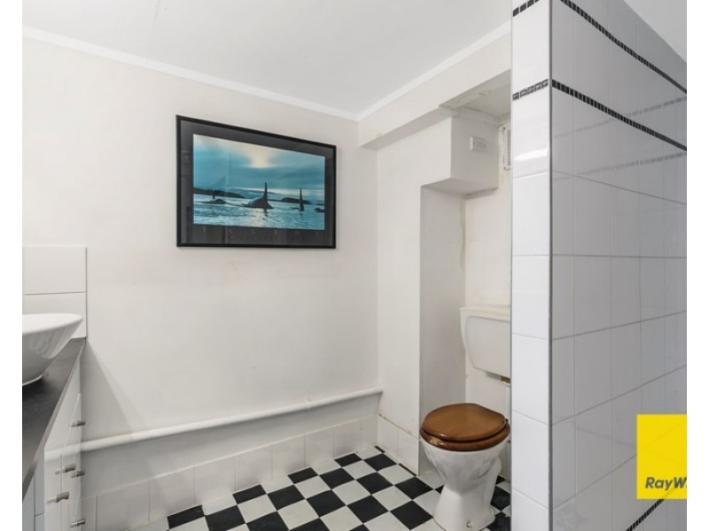 11 Arakurta Street, Lota QLD 4179