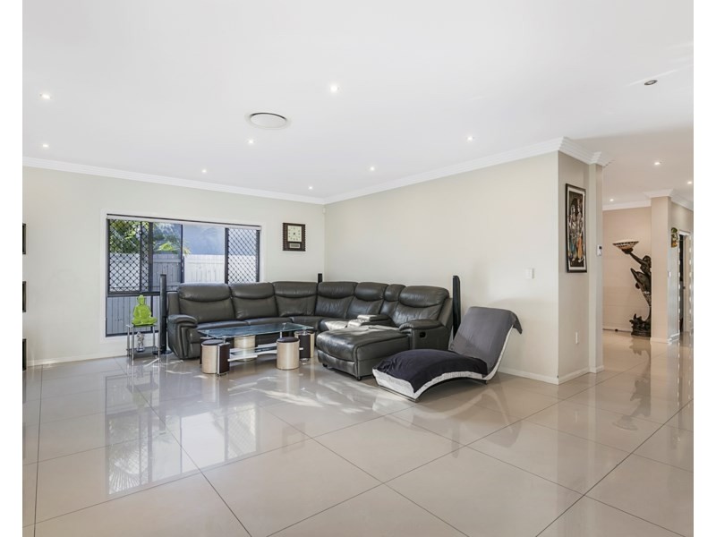 4 Habitat Drive, Wakerley QLD 4154