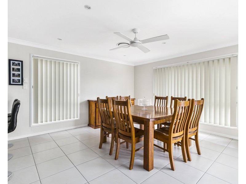 2 Tallis Street, Wakerley QLD 4154