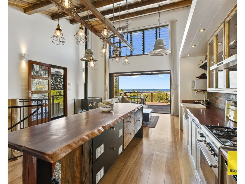 563 Royal Esplanade, Manly QLD 4179