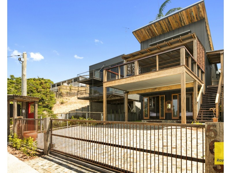 563 Royal Esplanade, Manly QLD 4179