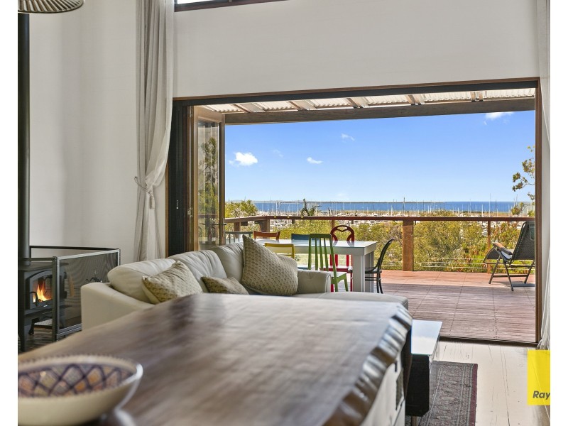 563 Royal Esplanade, Manly QLD 4179