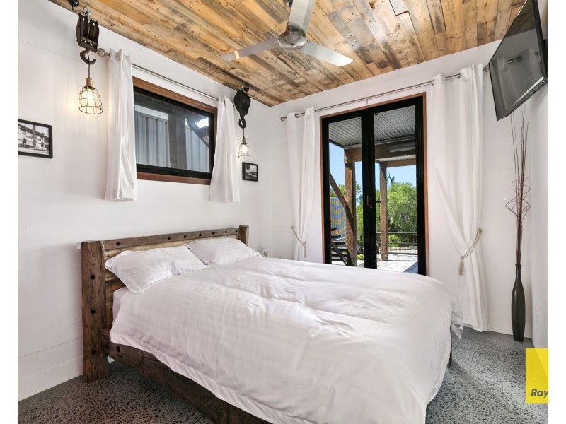 563 Royal Esplanade, Manly QLD 4179