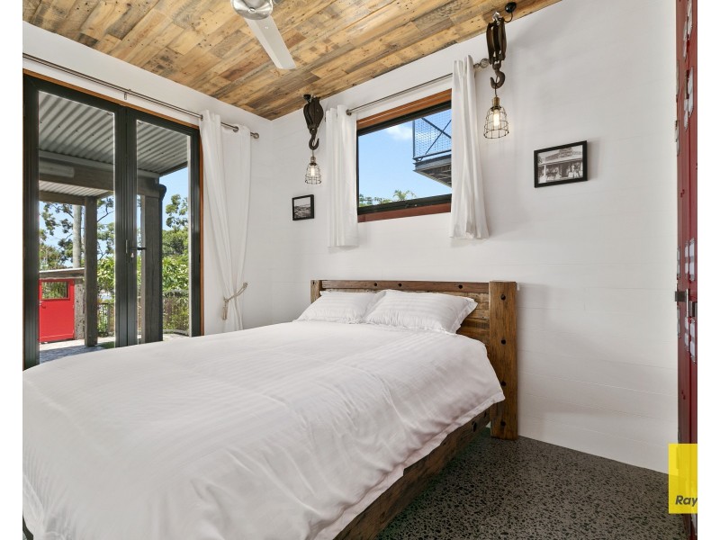 563 Royal Esplanade, Manly QLD 4179