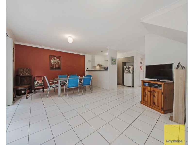 2/83 Dibar Street, Wynnum QLD 4178
