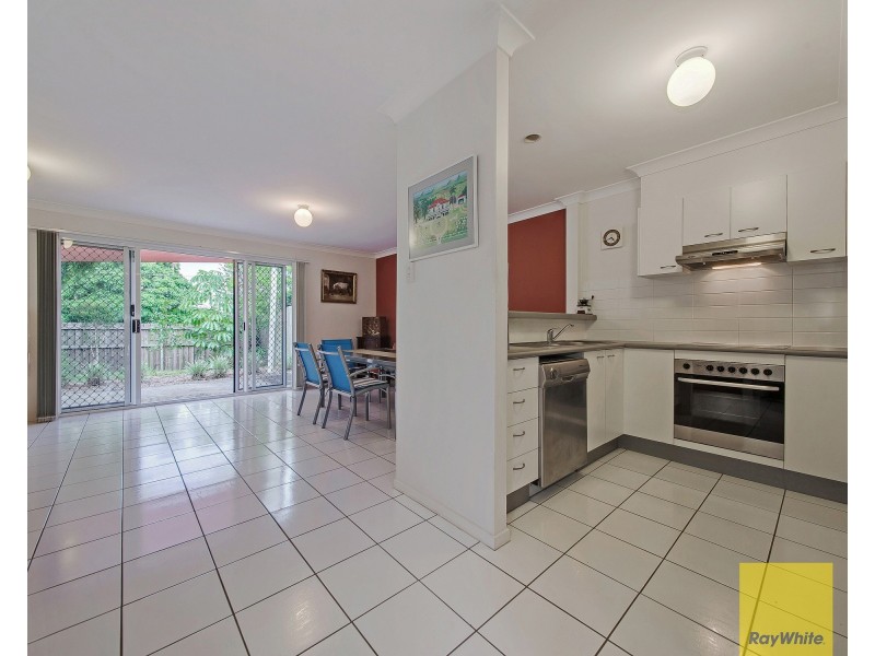 2/83 Dibar Street, Wynnum QLD 4178