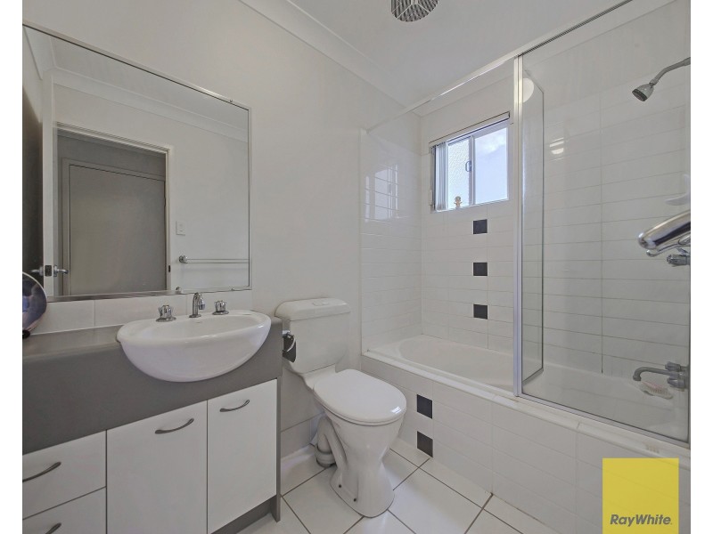 2/83 Dibar Street, Wynnum QLD 4178