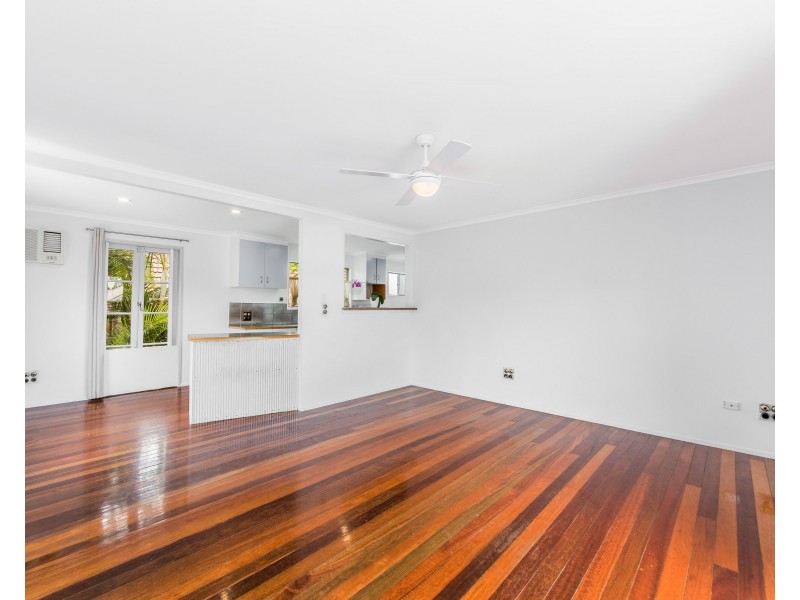 30 Bernays Road, Wynnum West QLD 4178