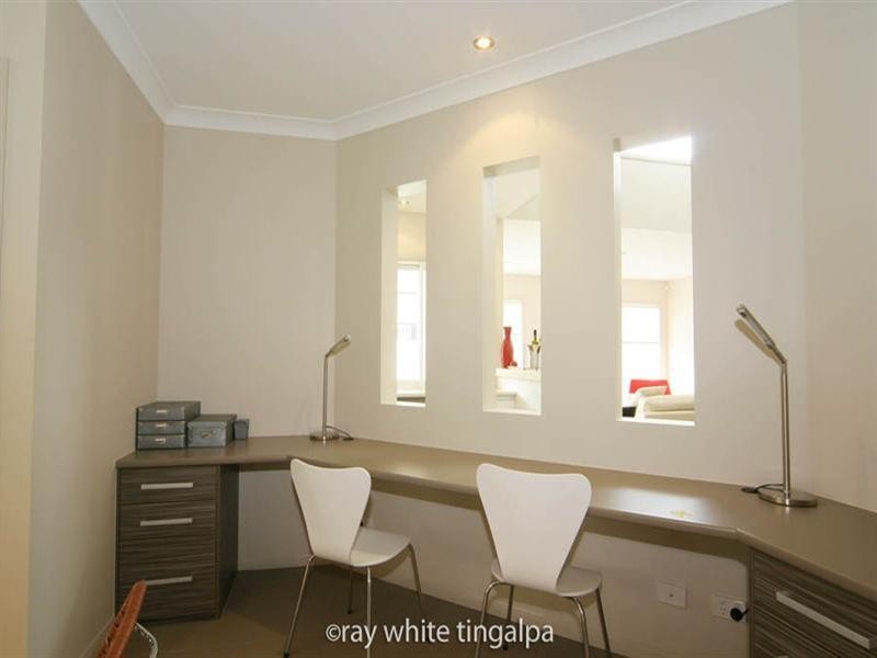 4 Red Gum Crescent, Wakerley QLD 4154