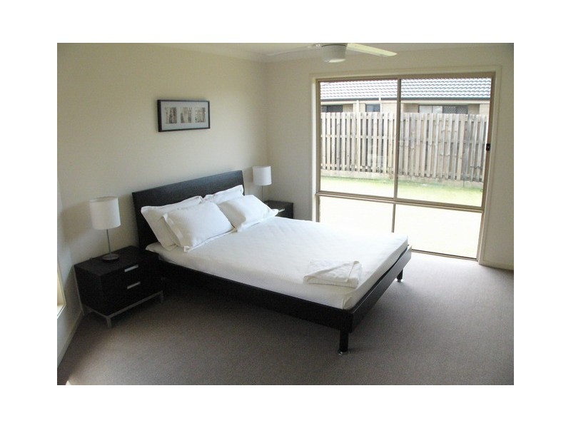 68 Matthews Way, Wakerley QLD 4154