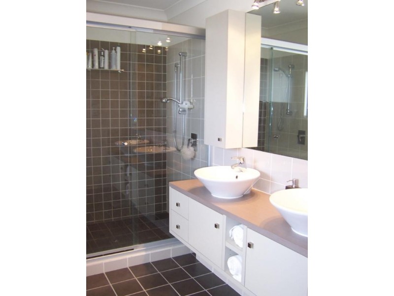 39 Hannah Circuit, Manly West QLD 4179