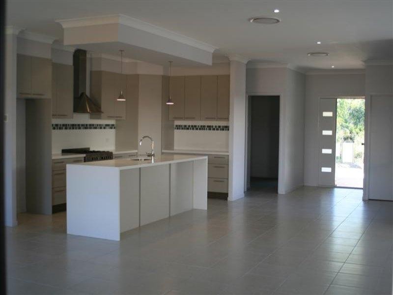 26 Red Gum Crescent, Wakerley QLD 4154