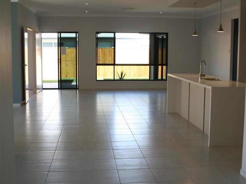 26 Red Gum Crescent, Wakerley QLD 4154