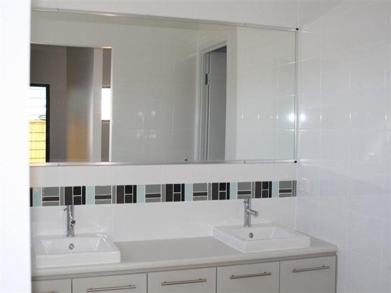 26 Red Gum Crescent, Wakerley QLD 4154