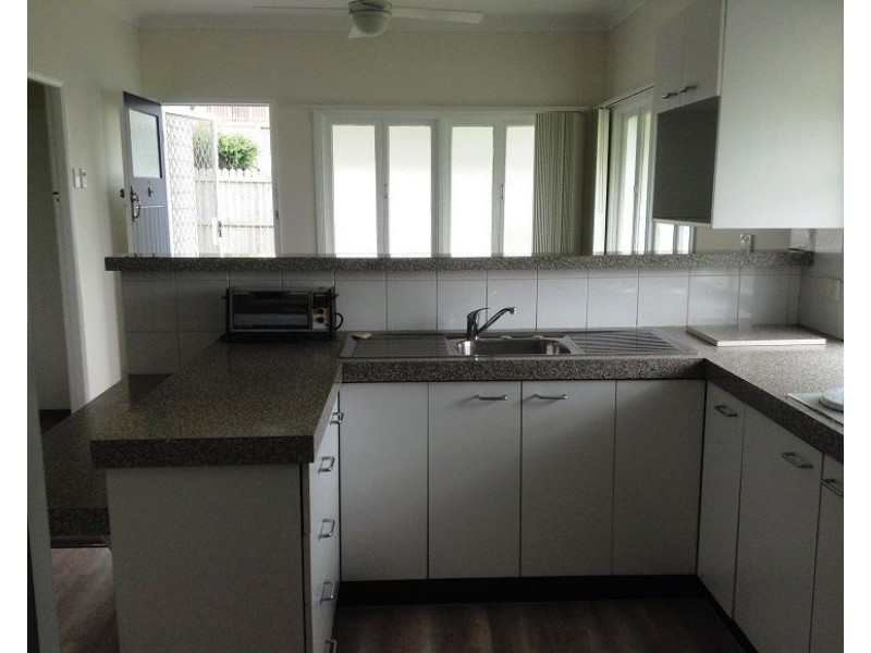 54 Curtis Street, Manly QLD 4179