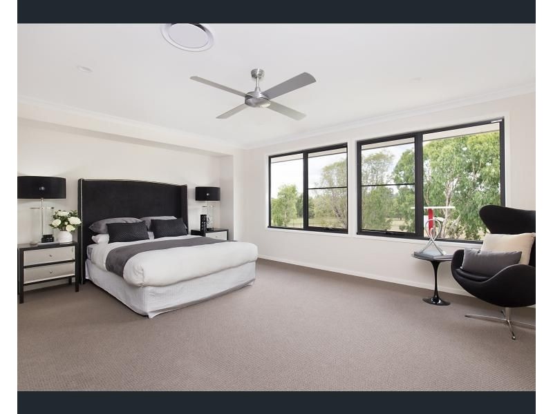 14 Majestic Crescent, Hemmant QLD 4174