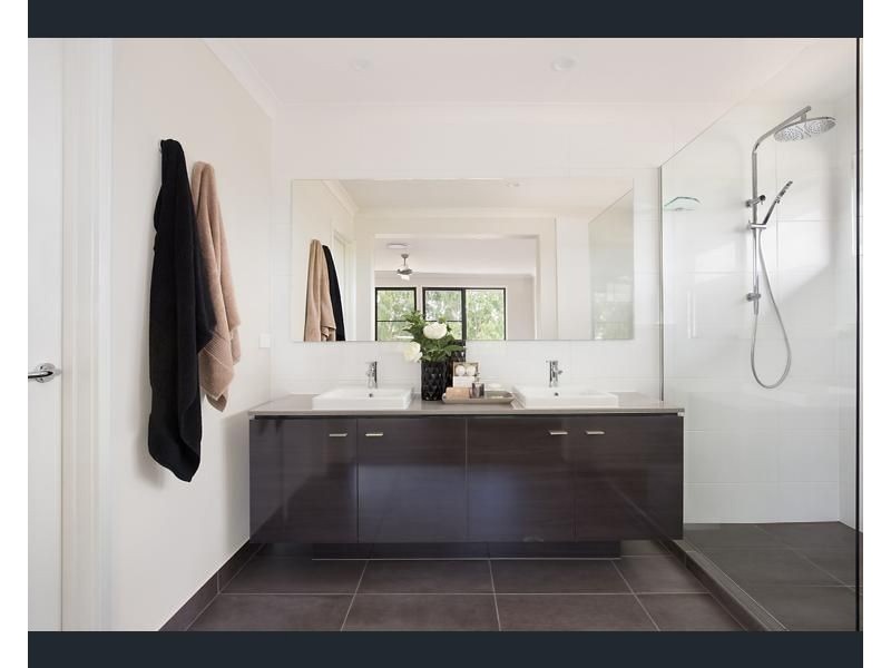 14 Majestic Crescent, Hemmant QLD 4174