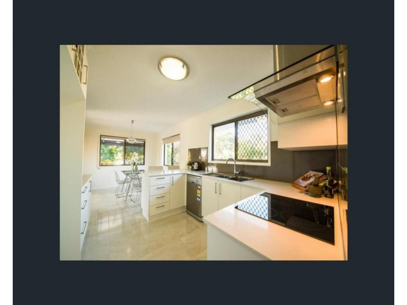 1 Carbora Street, Mansfield QLD 4122