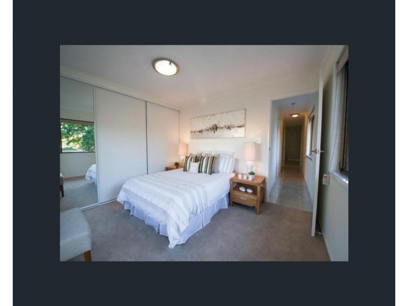 1 Carbora Street, Mansfield QLD 4122