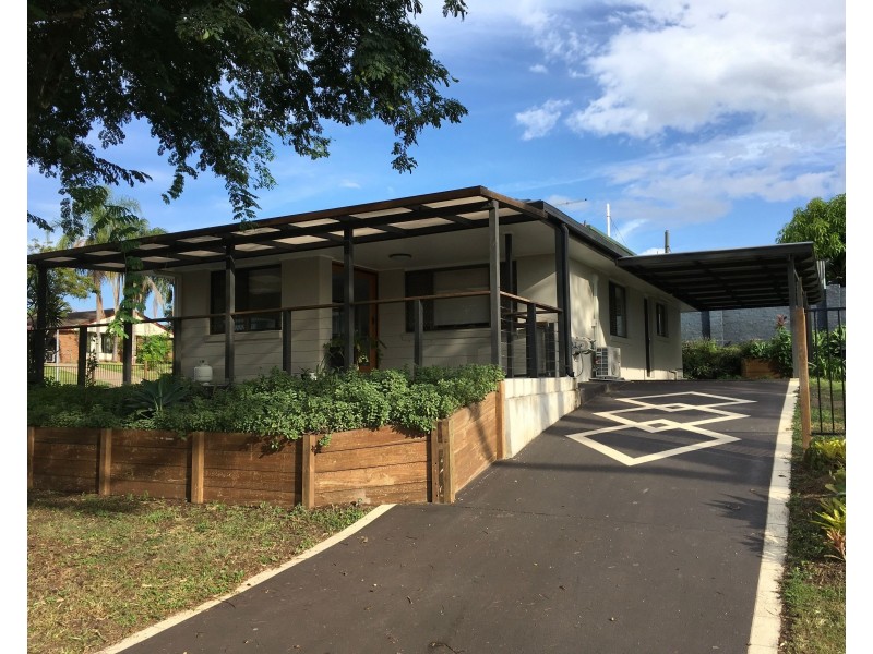 1 Carbora Street, Mansfield QLD 4122