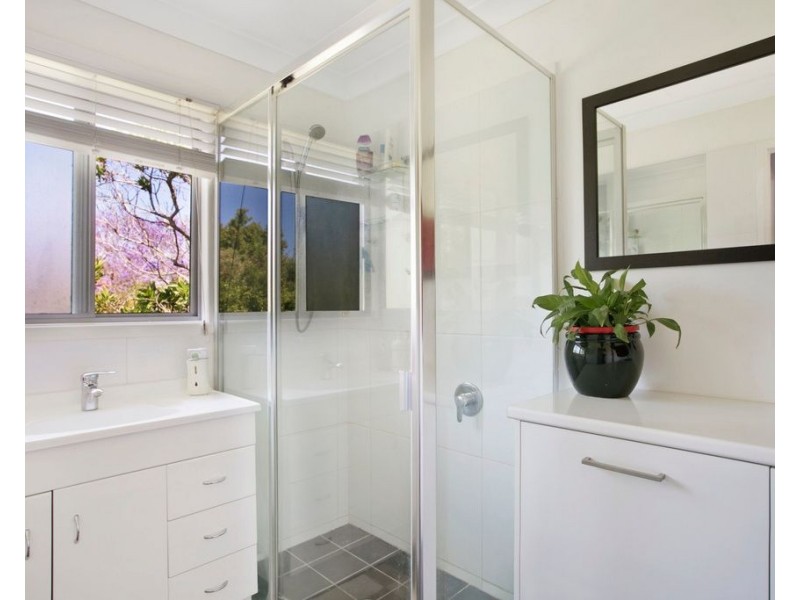 48 Roseberry Parade, Wynnum West QLD 4178